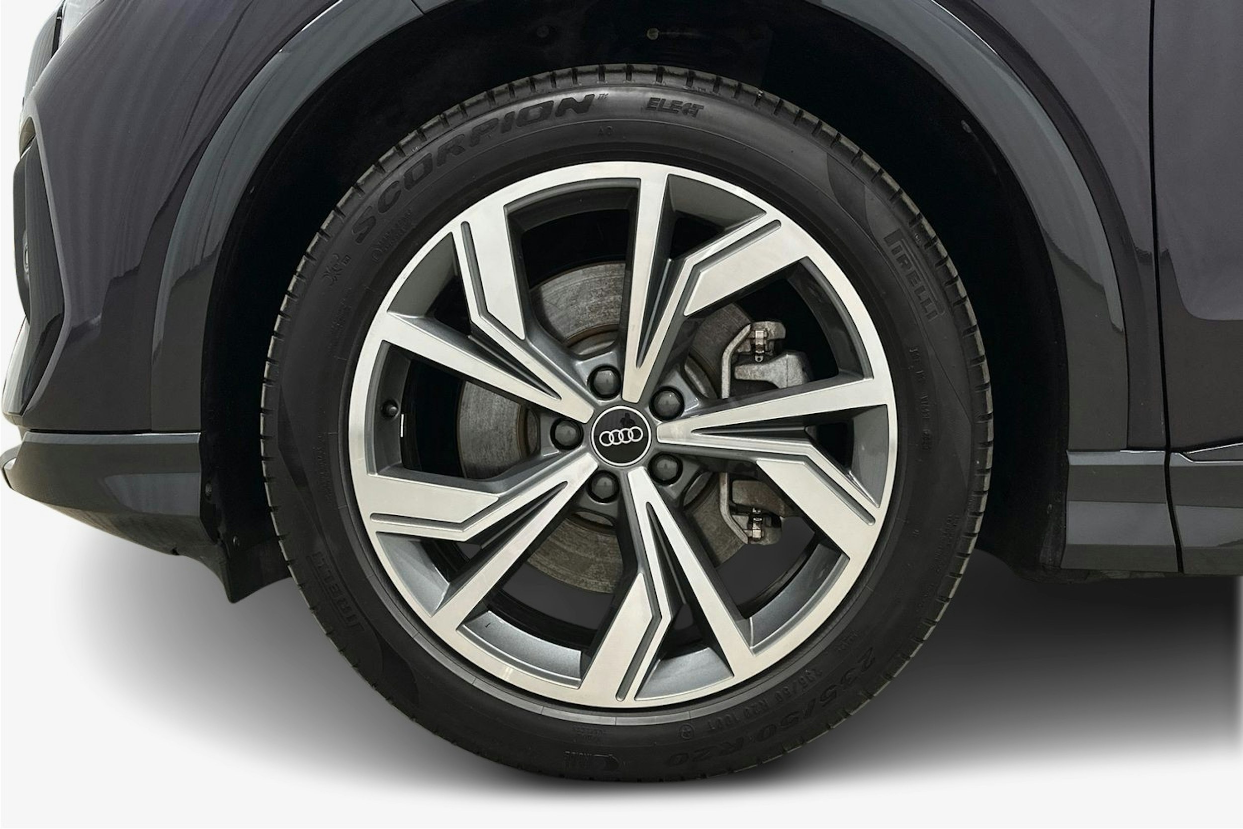 violetti Audi Q4 e-tron 2022 kuva 11.