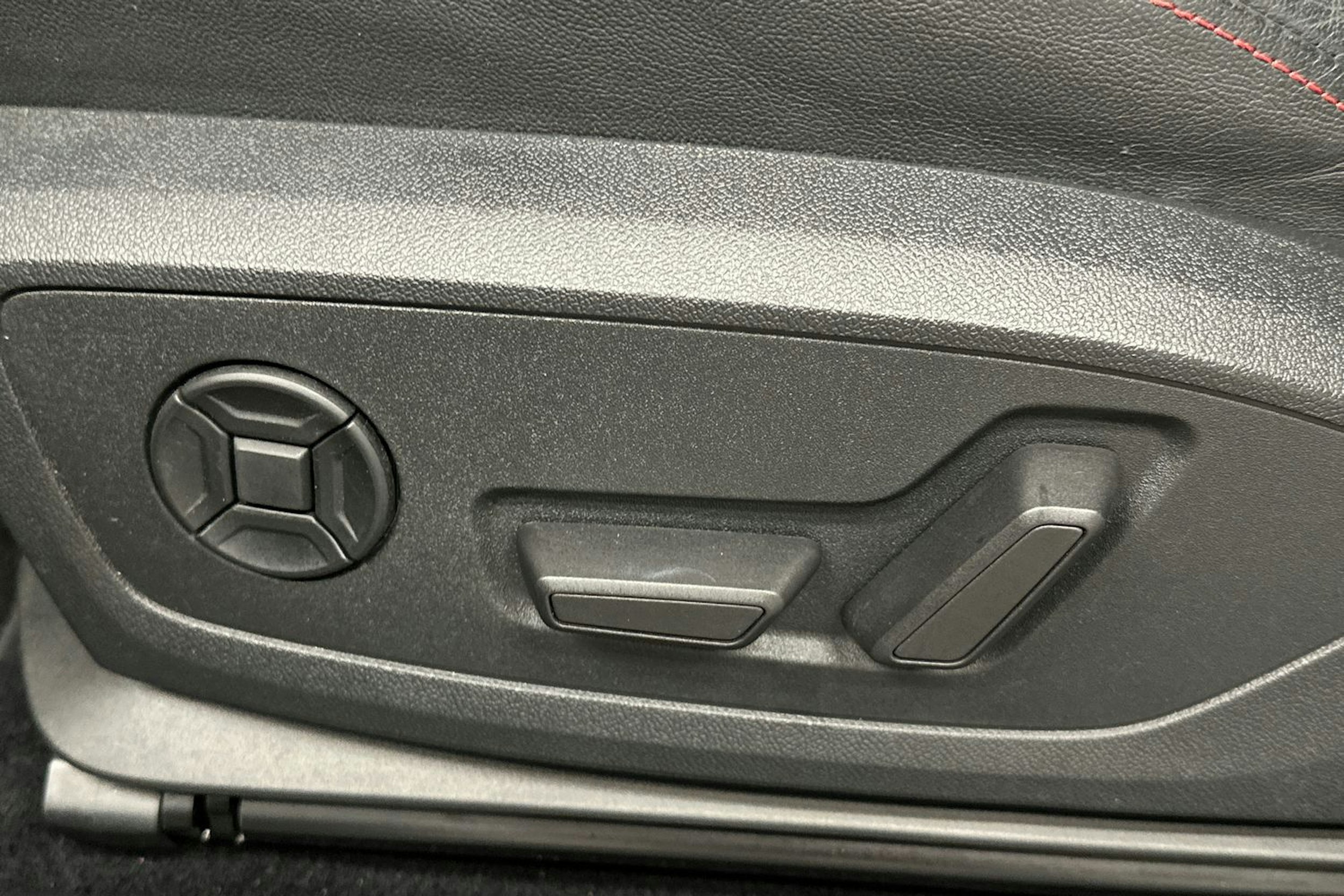 violetti Audi Q4 e-tron 2022 kuva 18.