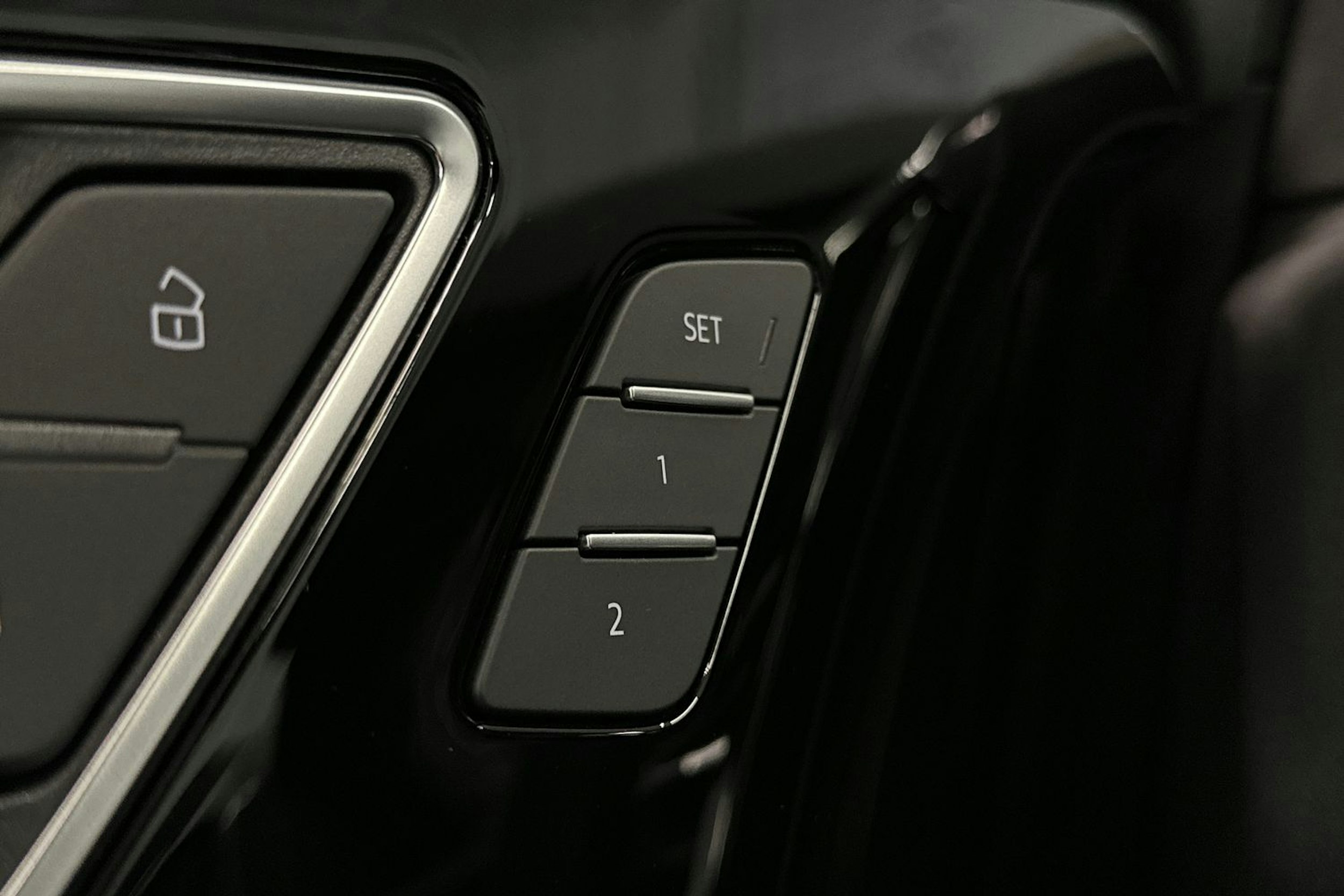 violetti Audi Q4 e-tron 2022 kuva 19.