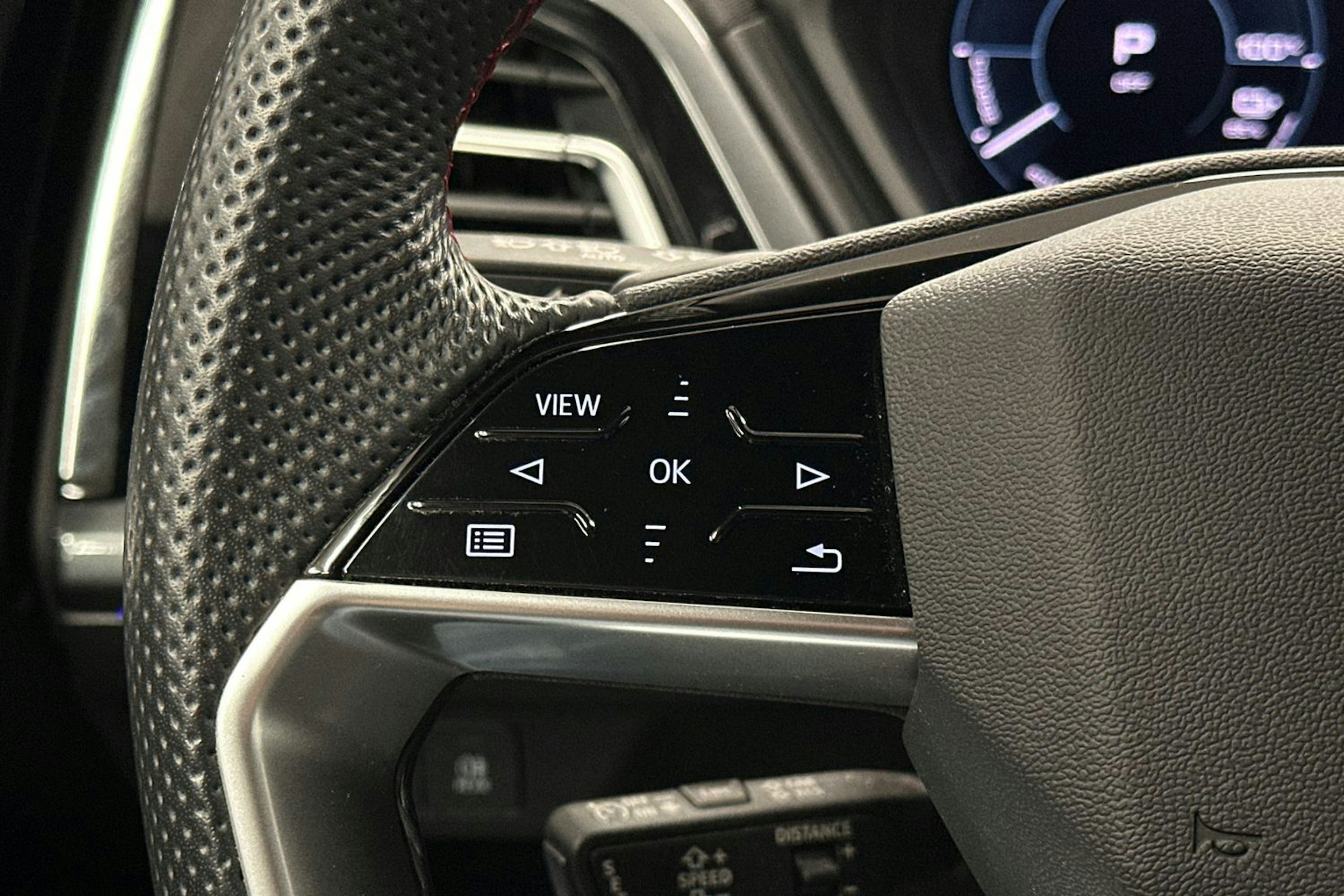 violetti Audi Q4 e-tron 2022 kuva 22.