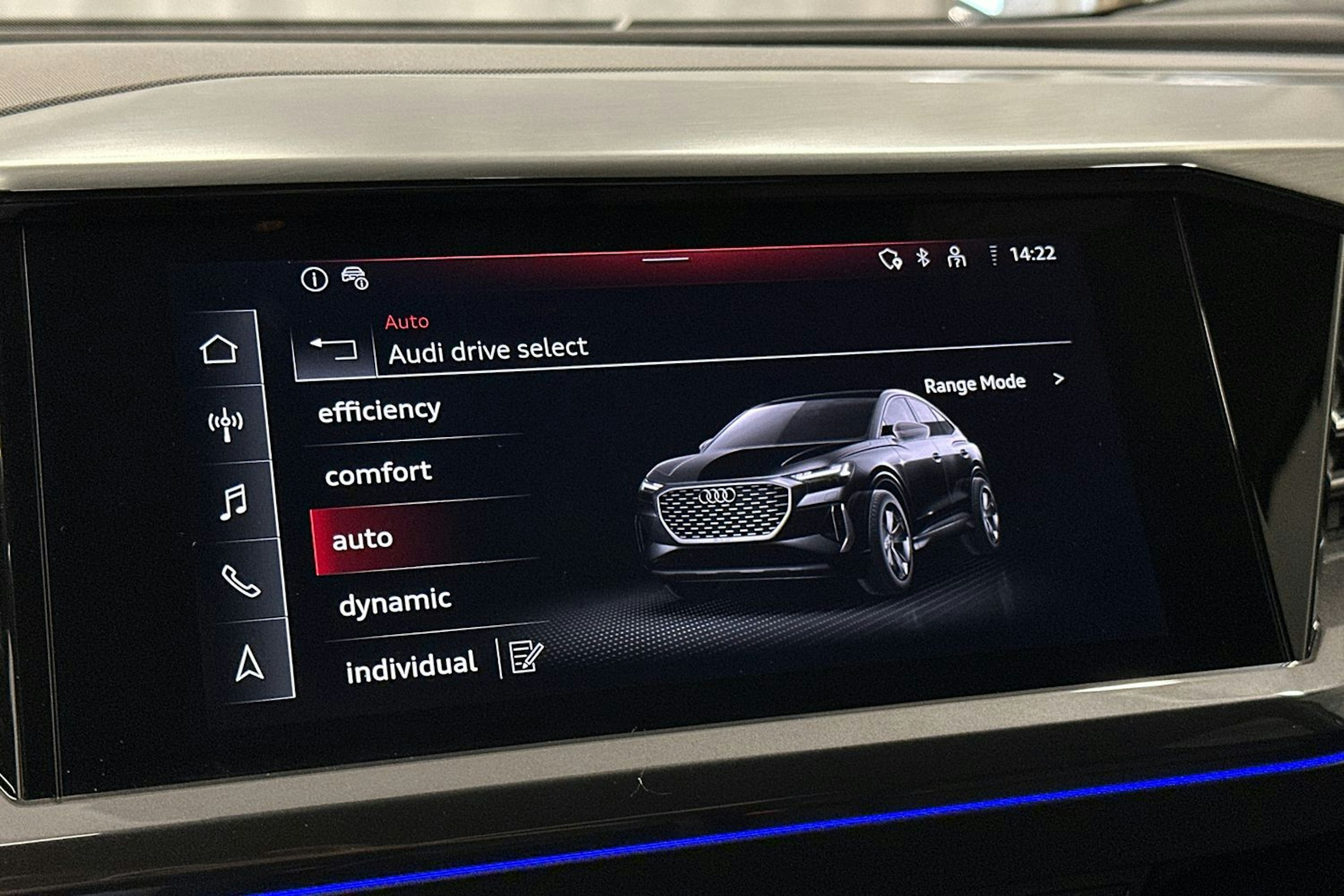 violetti Audi Q4 e-tron 2022 kuva 33.