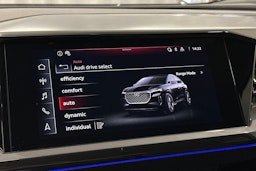 violetti Audi Q4 e-tron 2022 kuva 33.