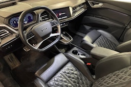 Harmaa Audi Q4 e-tron 2022 kuva 3.