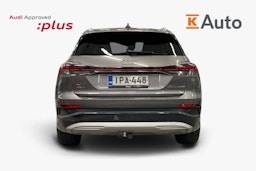 Harmaa Audi Q4 e-tron 2022 kuva 3.