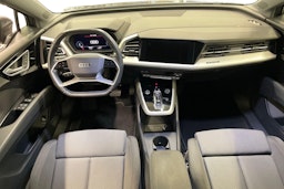 Harmaa Audi Q4 e-tron 2022 kuva 7.
