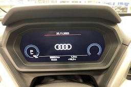 Harmaa Audi Q4 e-tron 2022 kuva 11.