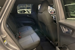 Harmaa Audi Q4 e-tron 2022 kuva 20.