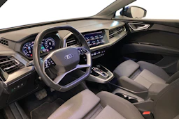 sininen Audi Q4 e-tron 2022 kuva 8.