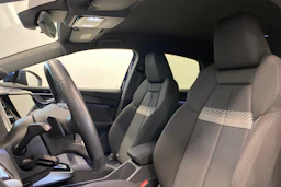 sininen Audi Q4 e-tron 2022 kuva 17.