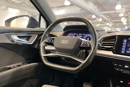 sininen Audi Q4 e-tron 2022 kuva 20.
