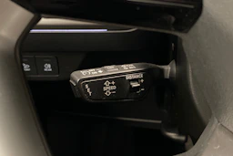 sininen Audi Q4 e-tron 2022 kuva 24.