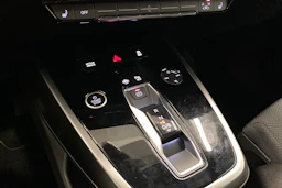 sininen Audi Q4 e-tron 2022 kuva 28.
