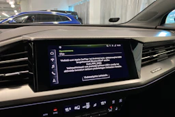 sininen Audi Q4 e-tron 2022 kuva 31.