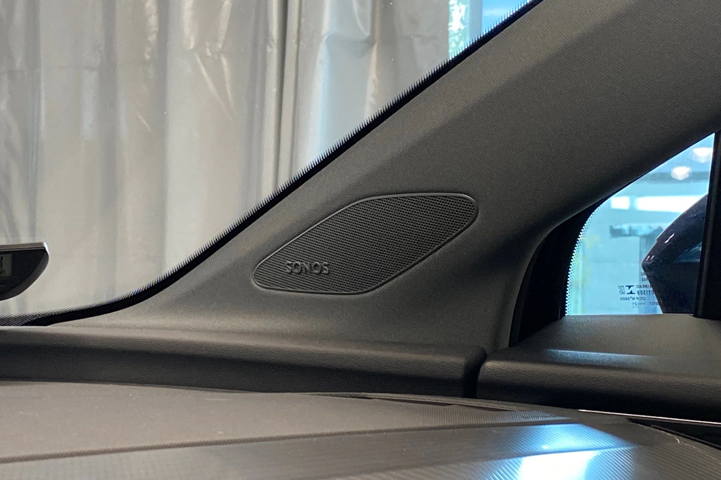 sininen Audi Q4 e-tron 2022 kuva 38.