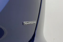 sininen Audi Q4 e-tron 2022 kuva 40.