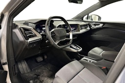 harmaa Audi Q4 e-tron 2022 kuva 3.