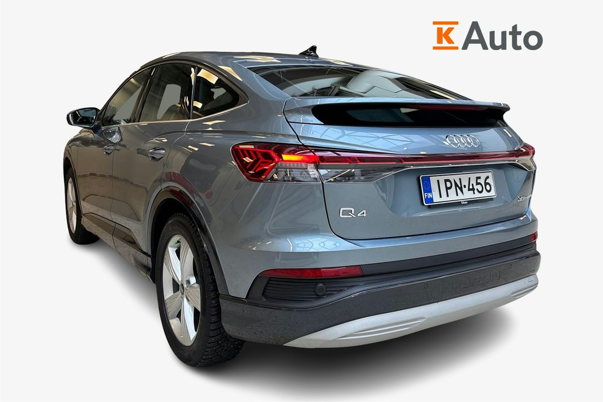 sininen Audi Q4 e-tron 2022 kuva 2.