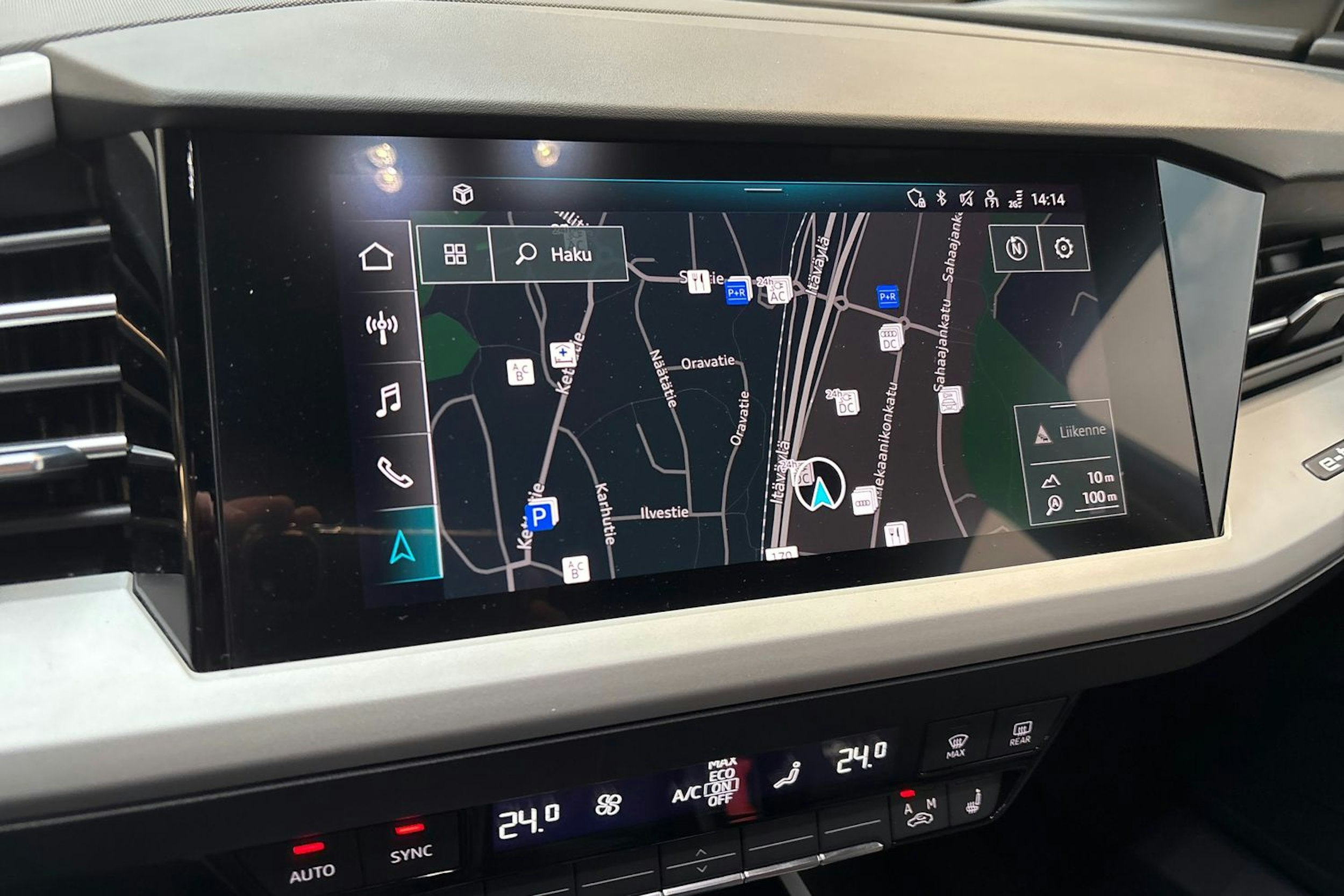 sininen Audi Q4 e-tron 2022 kuva 22.