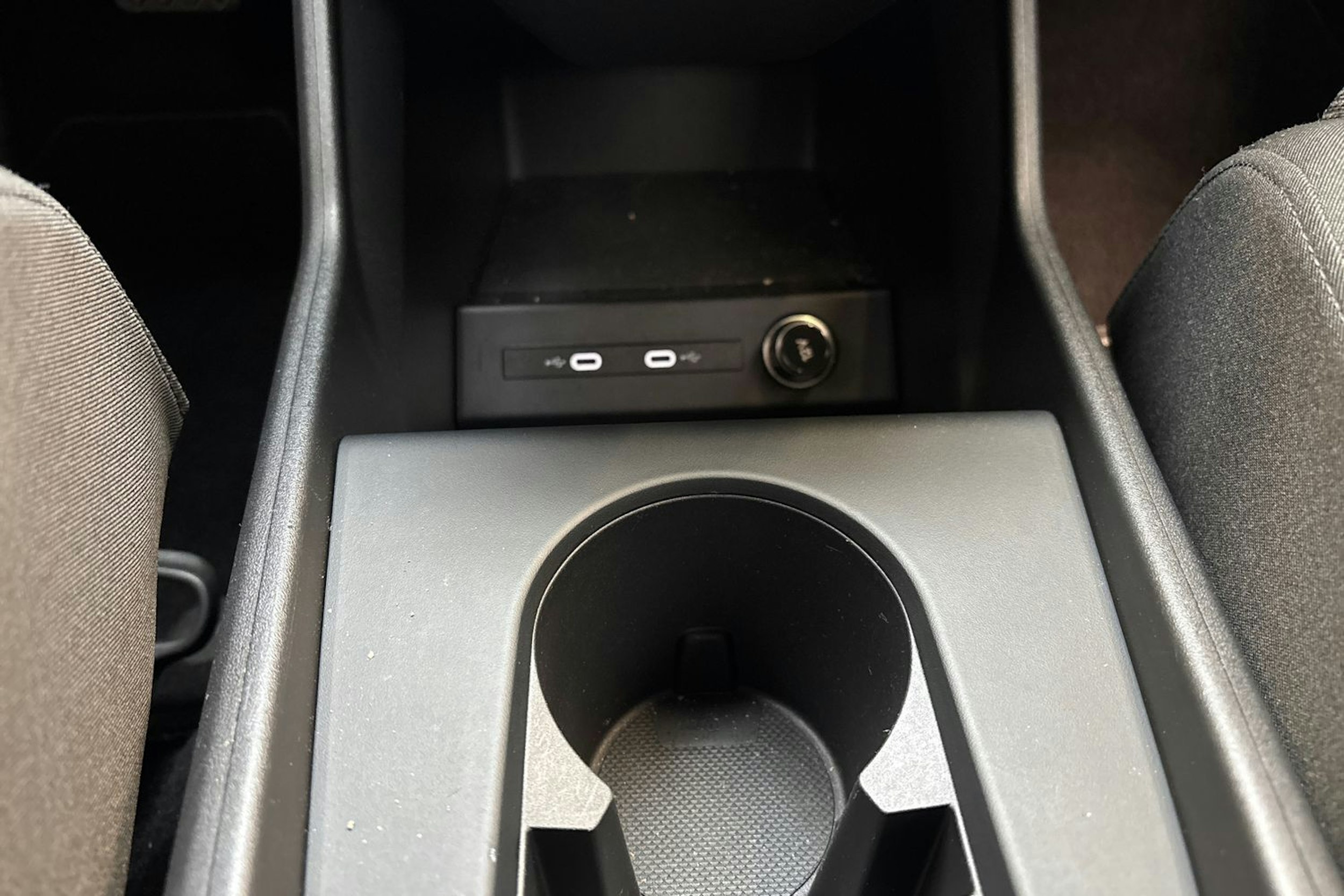 sininen Audi Q4 e-tron 2022 kuva 25.