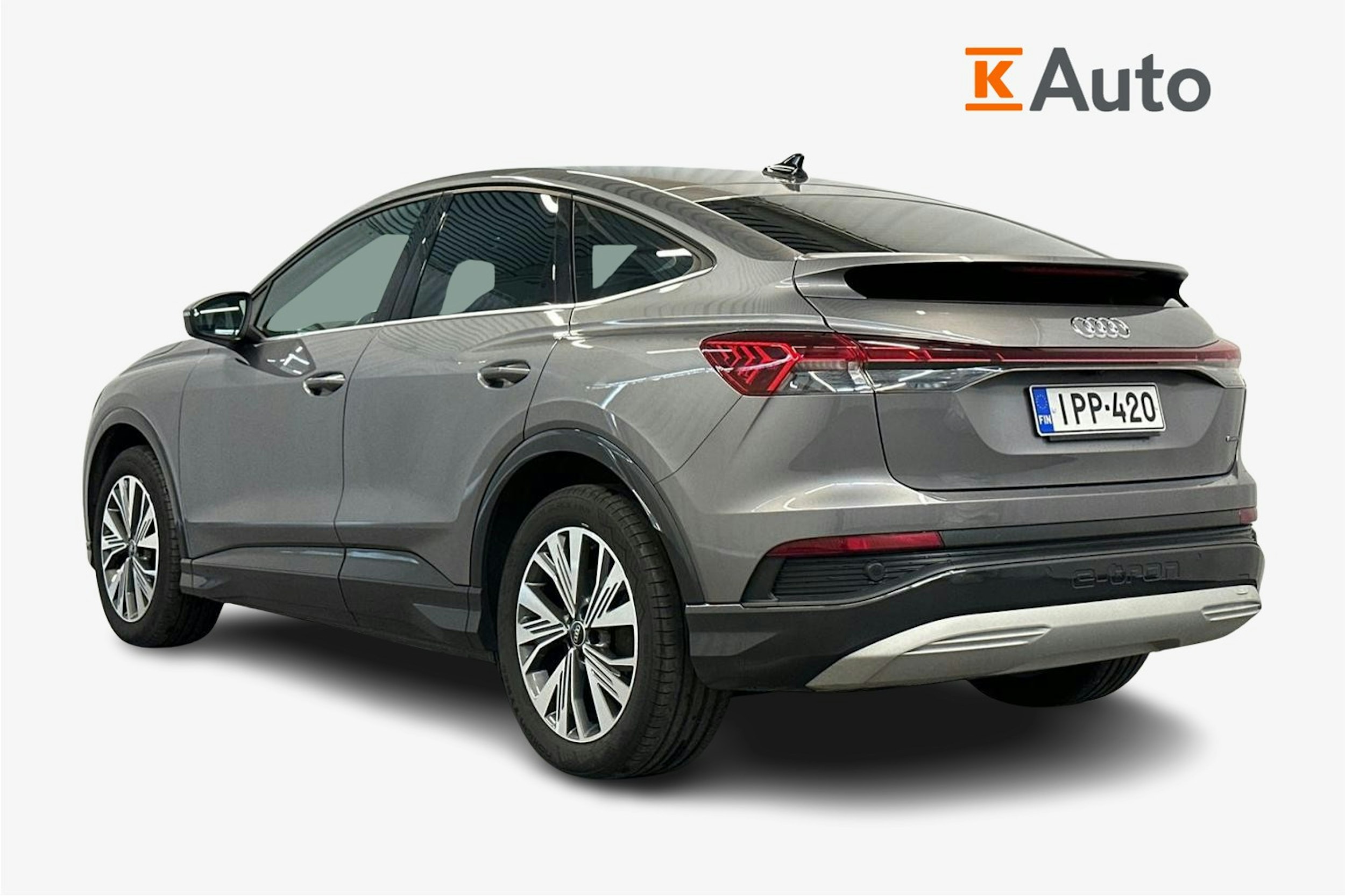 harmaa Audi Q4 e-tron 2022 kuva 2.