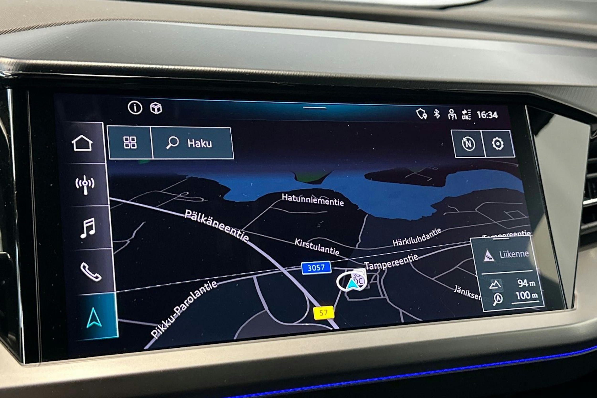 harmaa Audi Q4 e-tron 2022 kuva 18.