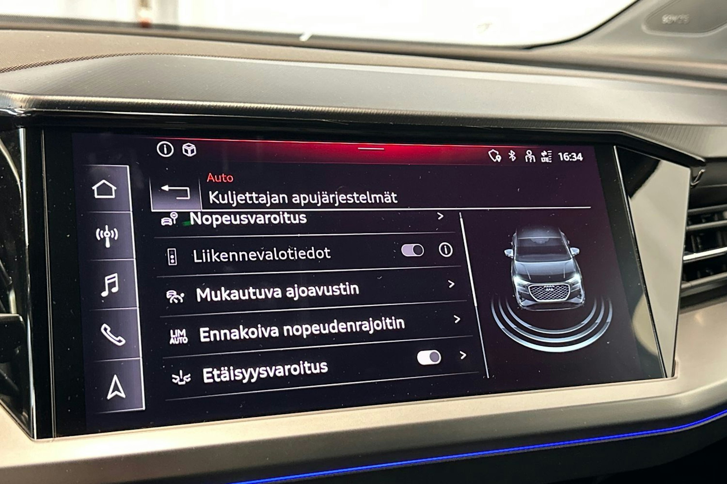 harmaa Audi Q4 e-tron 2022 kuva 20.