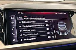 harmaa Audi Q4 e-tron 2022 kuva 21.