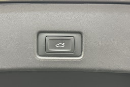 harmaa Audi Q4 e-tron 2022 kuva 24.