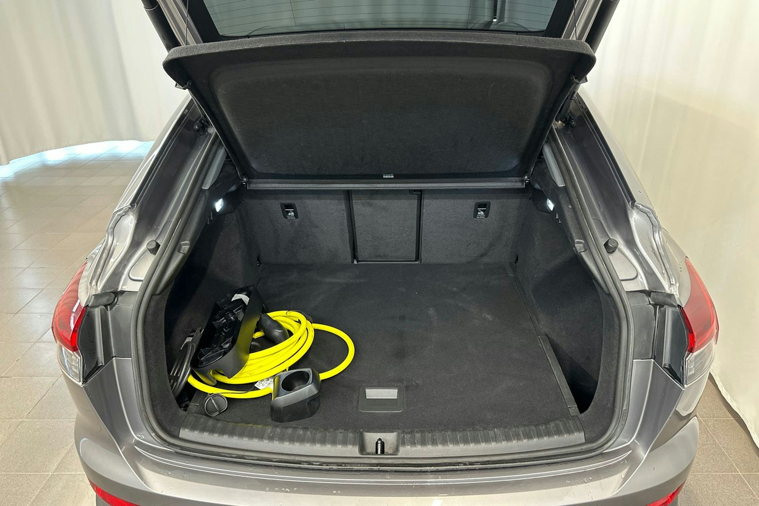 harmaa Audi Q4 e-tron 2022 kuva 25.