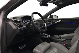 harmaa Audi Q4 e-tron 2022 kuva 7.