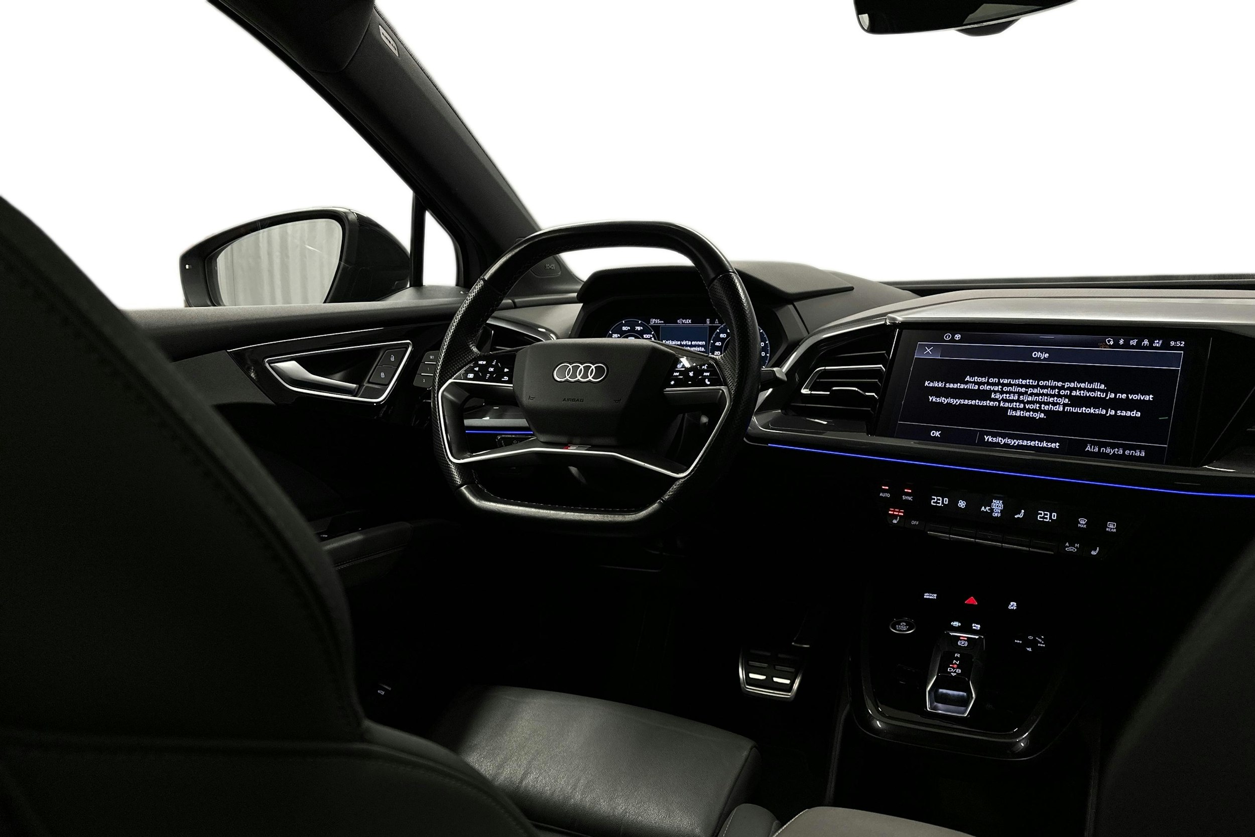 harmaa Audi Q4 e-tron 2022 kuva 9.