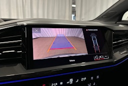 harmaa Audi Q4 e-tron 2022 kuva 19.