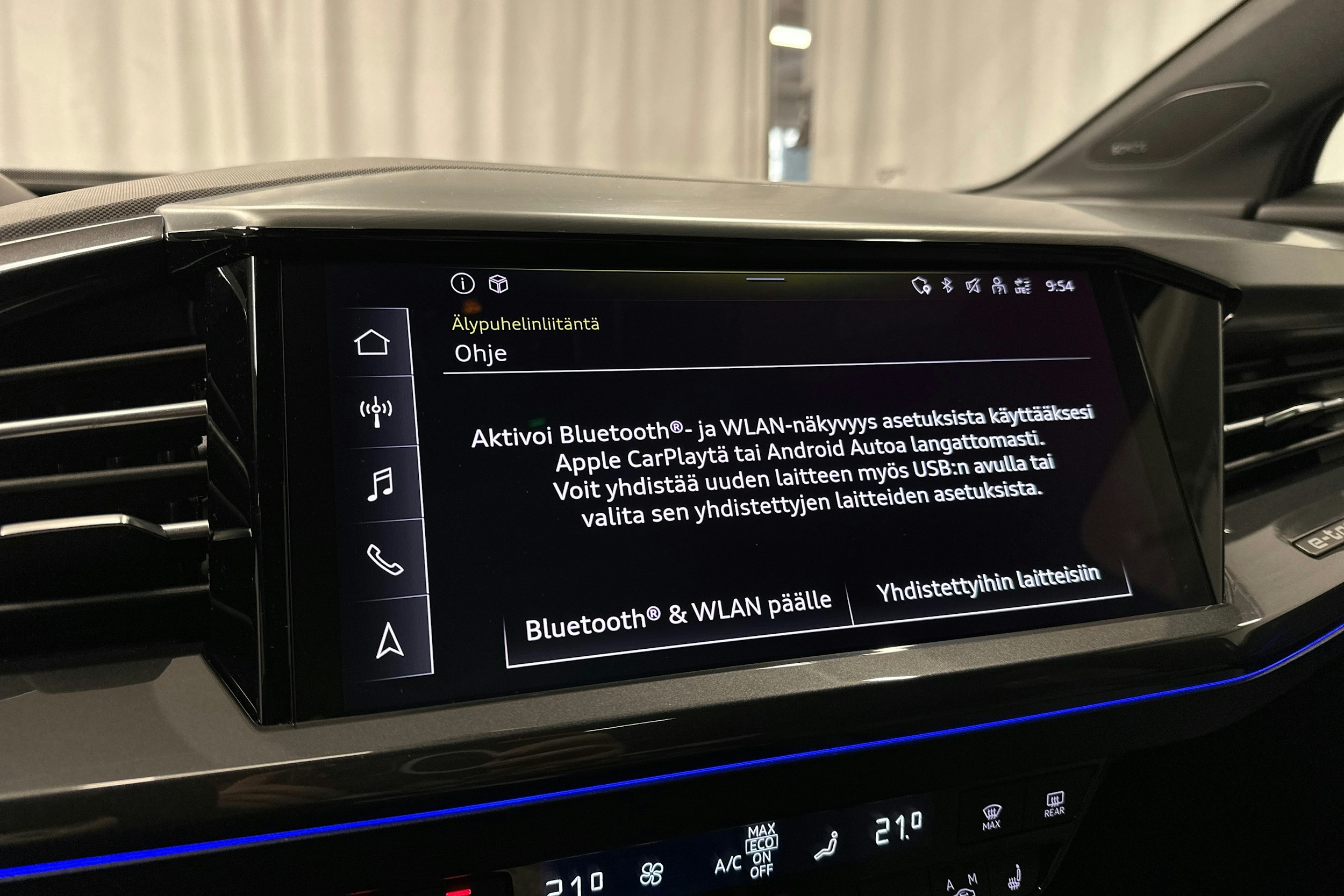 harmaa Audi Q4 e-tron 2022 kuva 20.
