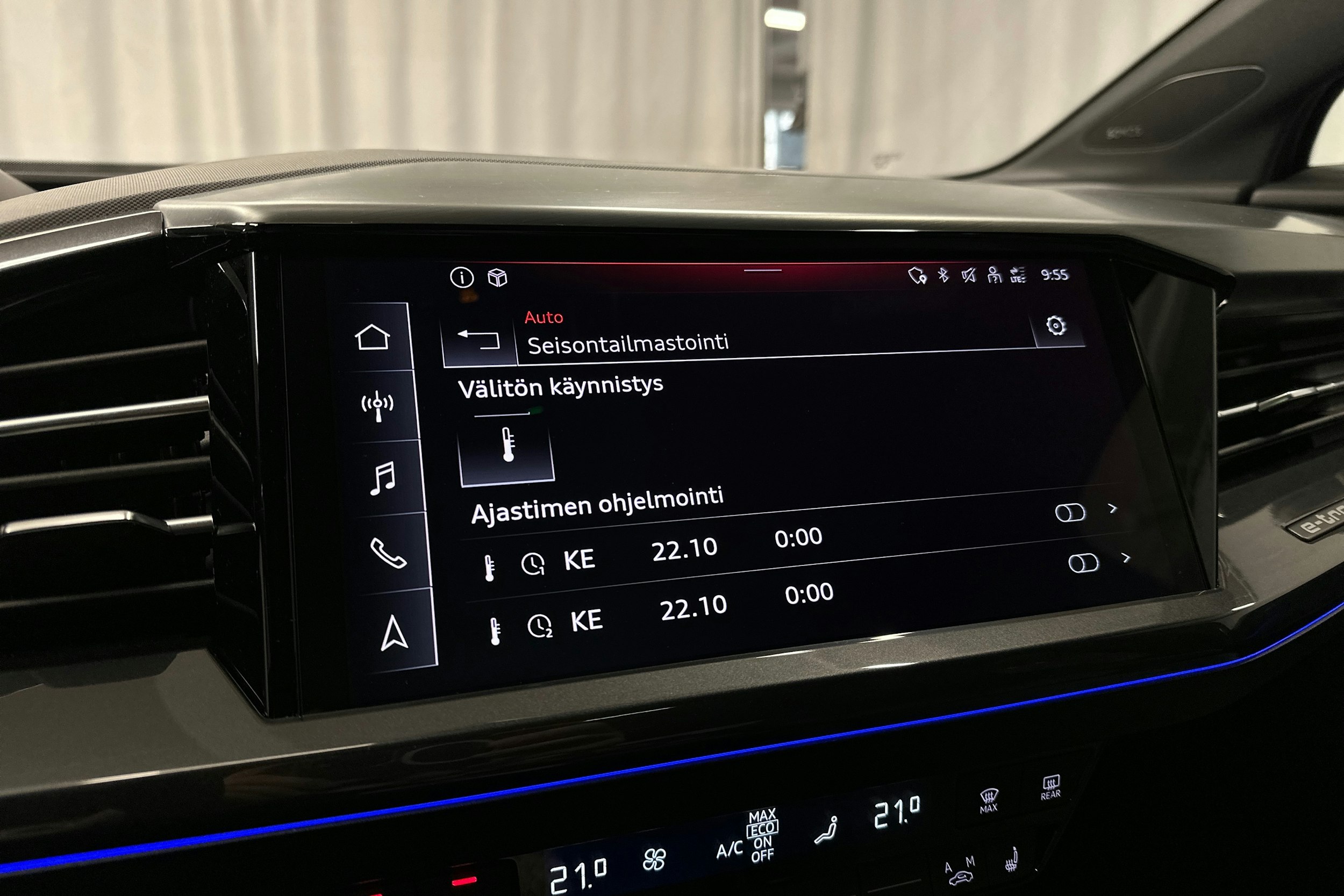 harmaa Audi Q4 e-tron 2022 kuva 21.