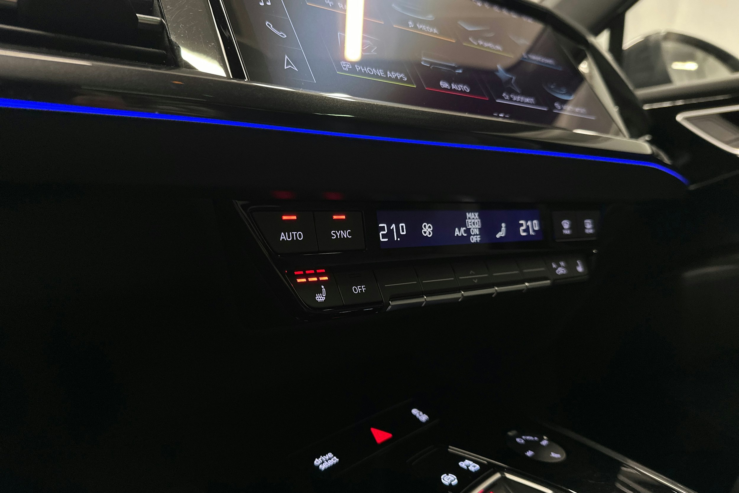 harmaa Audi Q4 e-tron 2022 kuva 25.