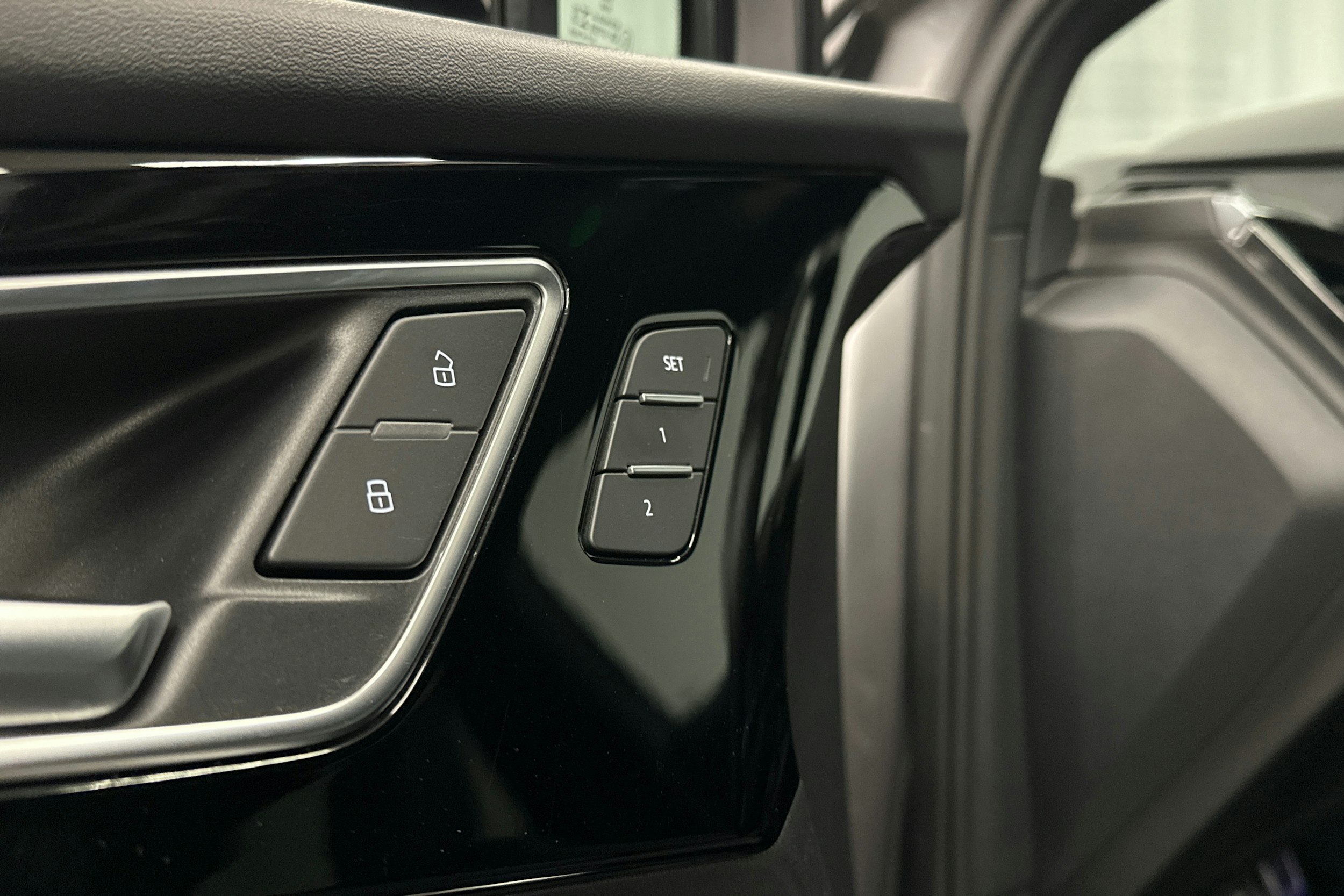harmaa Audi Q4 e-tron 2022 kuva 29.