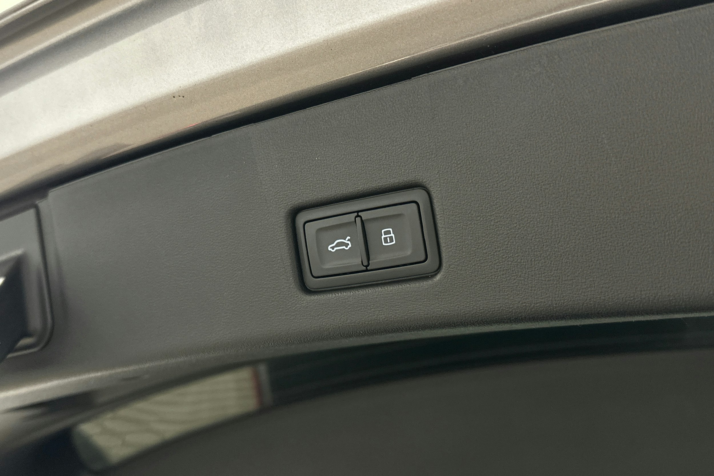 harmaa Audi Q4 e-tron 2022 kuva 33.