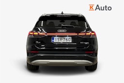 musta Audi Q4 e-tron 2022 kuva 3.