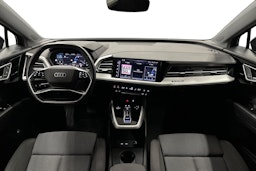 musta Audi Q4 e-tron 2022 kuva 9.