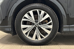 musta Audi Q4 e-tron 2022 kuva 11.