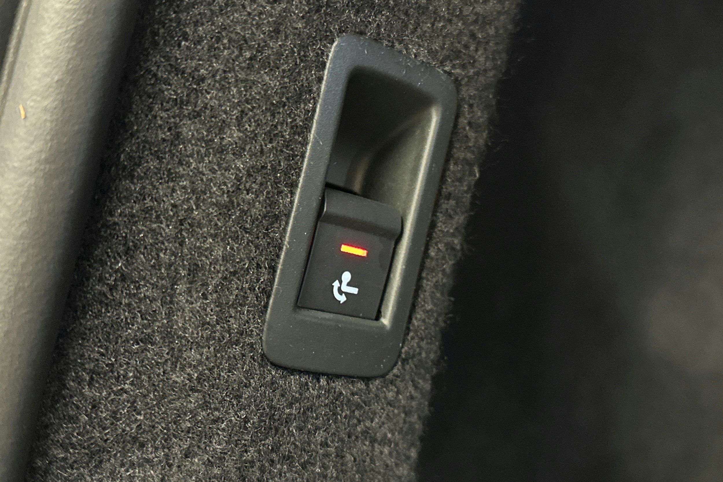 musta Audi Q4 e-tron 2022 kuva 16.