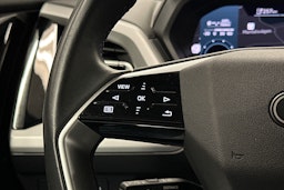 musta Audi Q4 e-tron 2022 kuva 20.