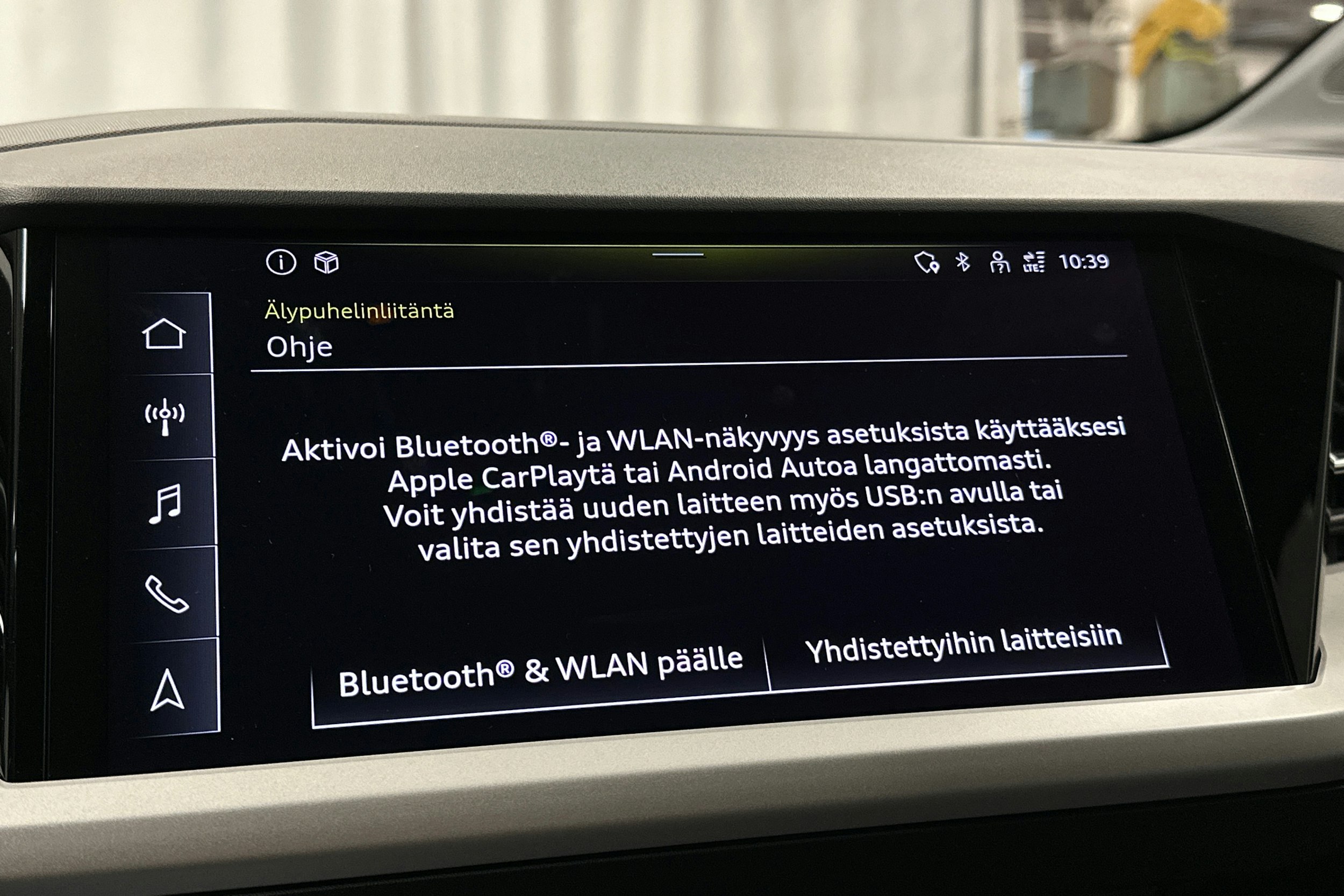 musta Audi Q4 e-tron 2022 kuva 25.