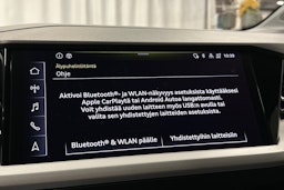 musta Audi Q4 e-tron 2022 kuva 25.