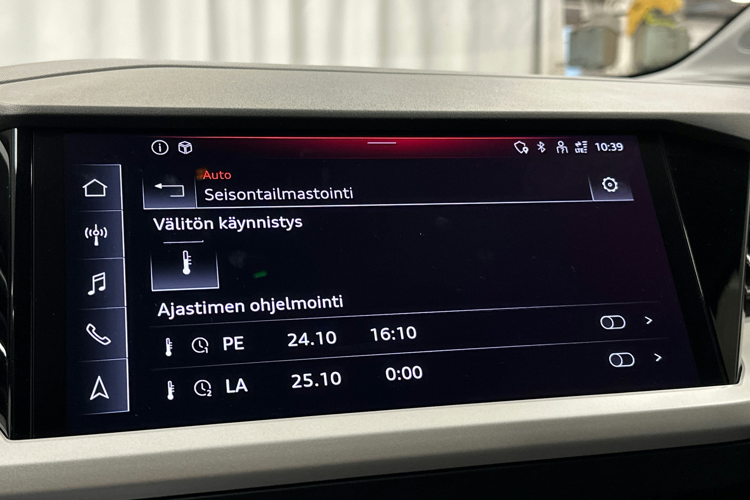 musta Audi Q4 e-tron 2022 kuva 26.