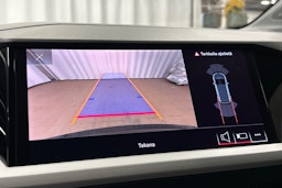 musta Audi Q4 e-tron 2022 kuva 29.