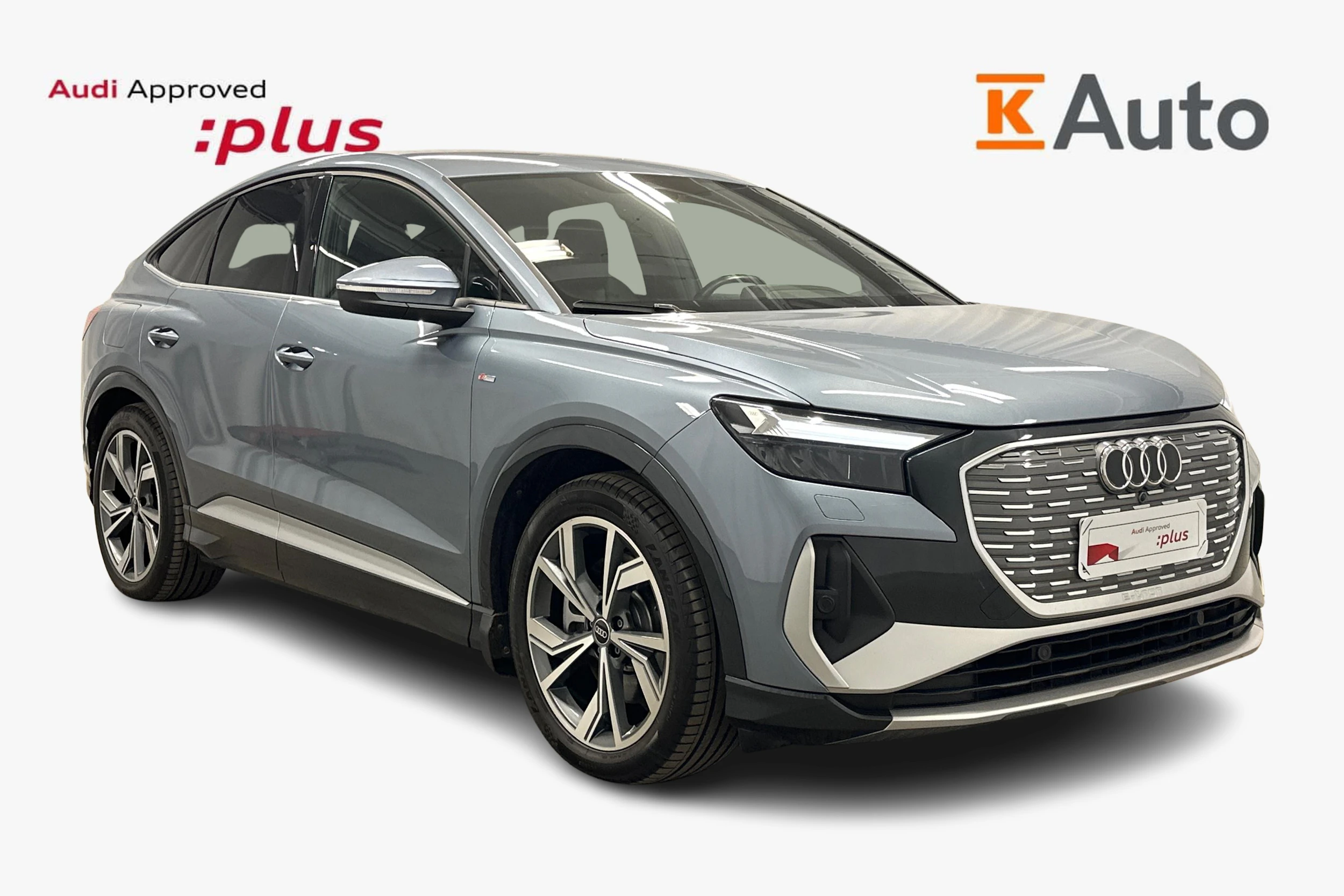 sininen Audi Q4 e-tron 2022 kuva 1.