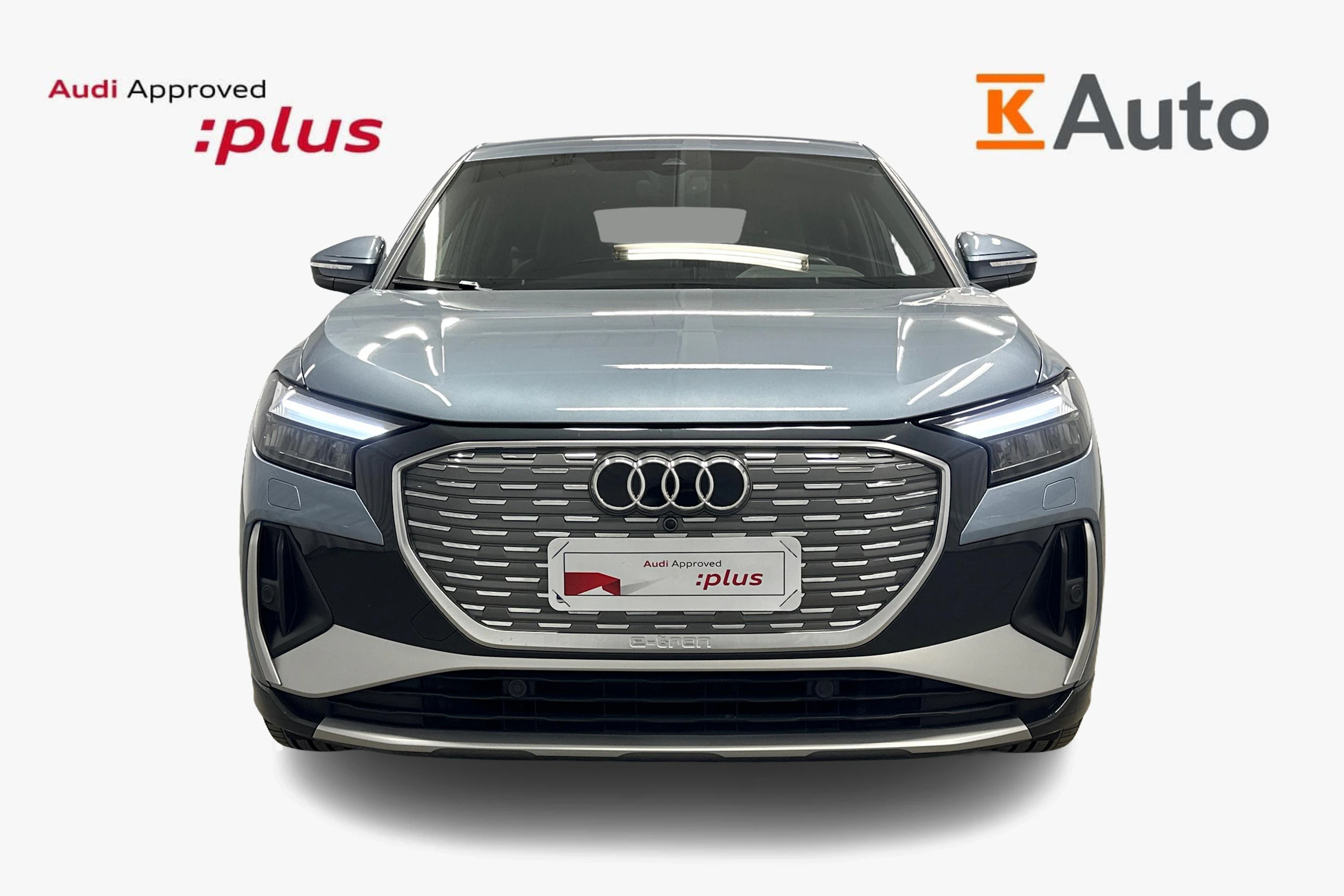 sininen Audi Q4 e-tron 2022 kuva 4.