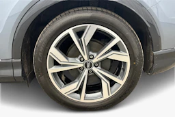 sininen Audi Q4 e-tron 2022 kuva 9.