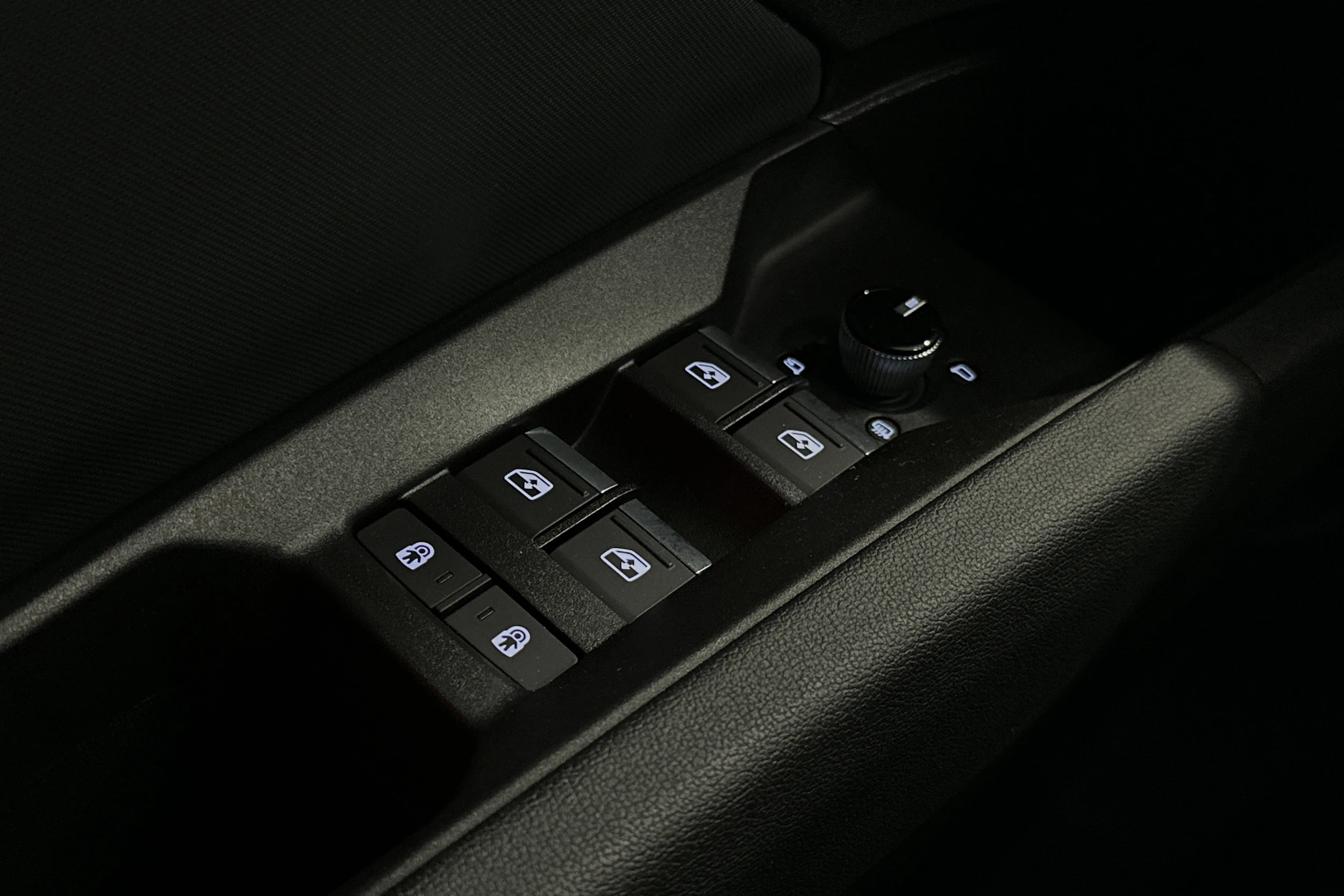 sininen Audi Q4 e-tron 2022 kuva 14.